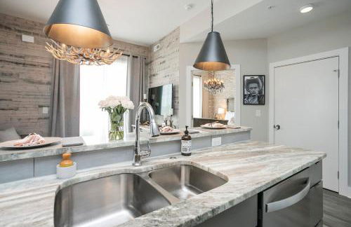 Downtown Luxury Condo at The Southern Belle - Foto 20