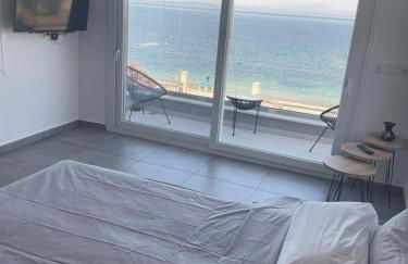 Seafront Apartment - Photo 8