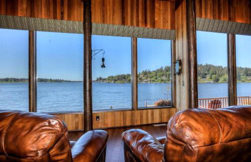 Breathtaking Beach House with Fireplace and Gorgeous Sights in Otis, Oregon - Foto 42