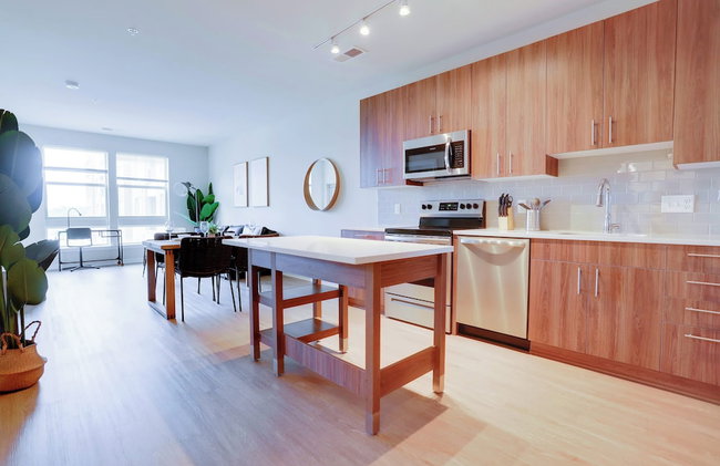 Huntington Apartments near Huntington Metro - We Host - Photo 36