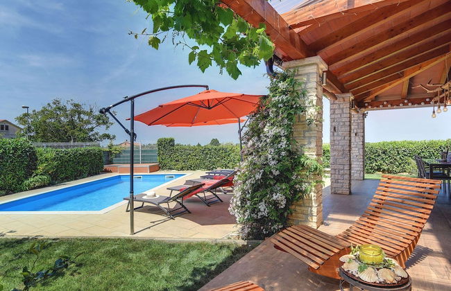 Villa in Novigrad With Pool Near Beach - Foto 12