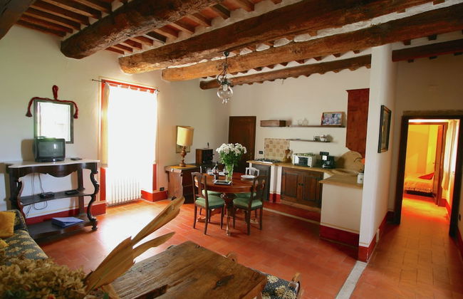 Adorable Farmhouse in Asciano - Photo 5