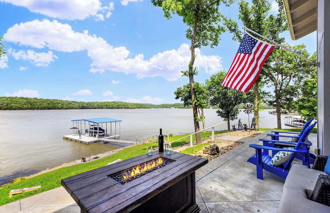 For the View Lakeside Launchpad! Great Location - Foto 1