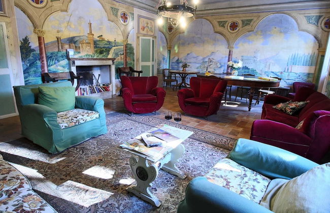 Stunning Farmhouse with Swimming Pool & Hot Tub in Umbria - Photo 27