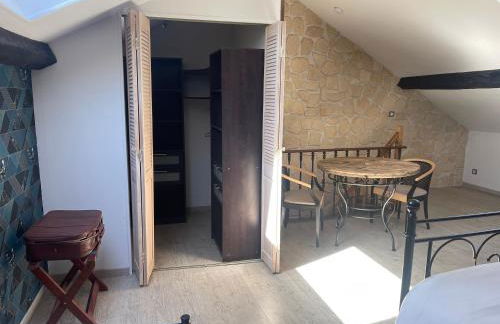 Les Gîtes de Monthermé Le Duplex avec vue sur la Meuse - Foto 8