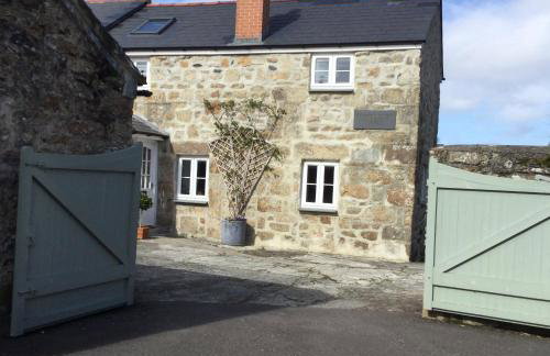 The Annex, Tregoddick Barn - Photo 11