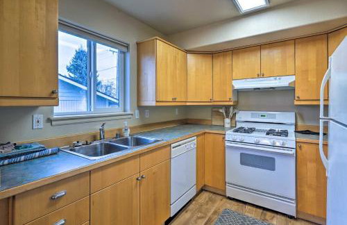 Anacortes Condo - Walk to Town, Marina, and Bay! - Photo 3