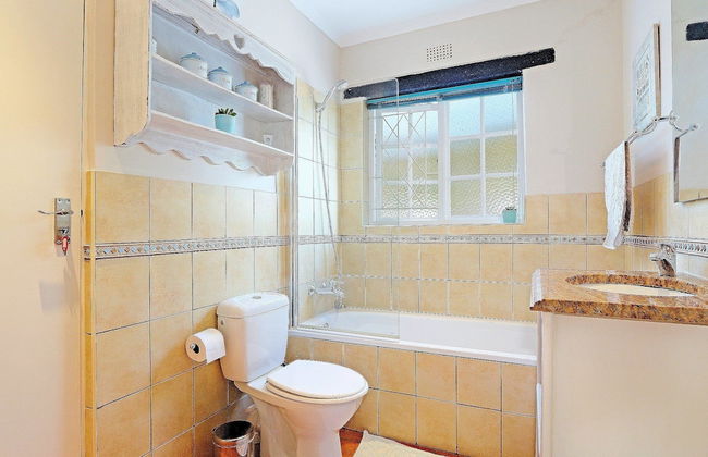Hout Bay Beach Cottage - Photo 12
