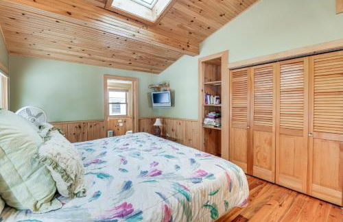 Waterfront North Hero Home with Screened Porch - Foto 12