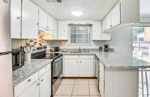 2 Mi to Garniers Beach Park Pet-Friendly FWB Home - Foto 5