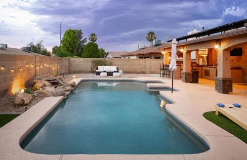 Champions Oasis Home - Near the Stadui2007m withPool & Grill - Photo 2