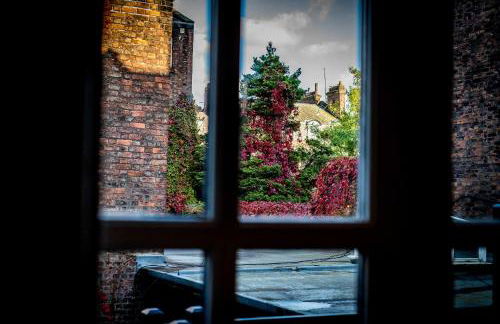 3BR Georgian Quarter Coach Houses - Private Parking - Foto 26