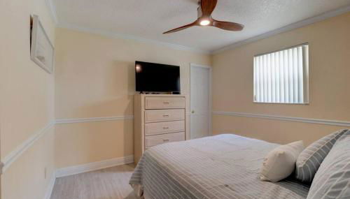 3 bedroom 2 bath home walking distance to beach - Foto 3