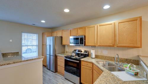 Central and Spacious Townhome in Greensboro! - Photo 4