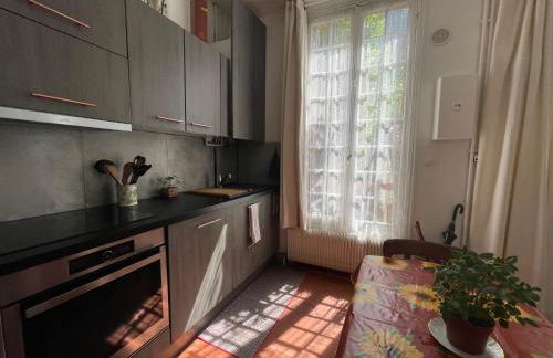 Chez Hélène, calme et verdure au centre historique - Foto 7