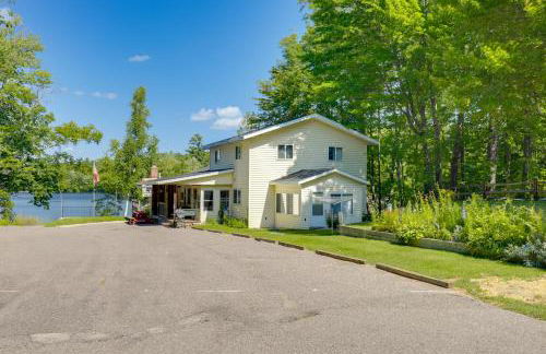 Lakefront Suring Home with Pool Table and Views! - Foto 45