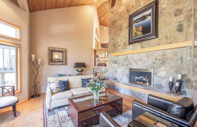 Sunriver by Avantstay Cozy Mountain Home w/ Indoor Pool and Hot Tub - Foto 10