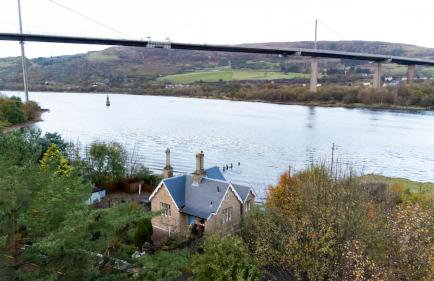 Cosy Lodge Getaway with Private Beach & Fireplace - Foto 49