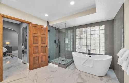 Ranch villa 1 level on half acre 8-min from Strip - Foto 27