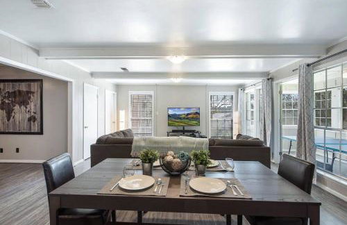 Piney Woods I Ping Pong I By SHSU I TV I Sleeps 11 - Foto 6