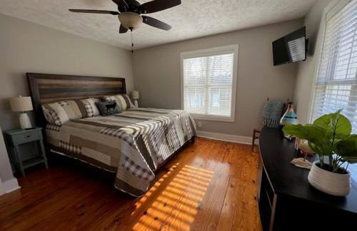 Cottage on Cypress Bay near Paris Landing State Park - Foto 12