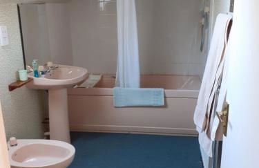 Rowanhill Cottage - Photo 8