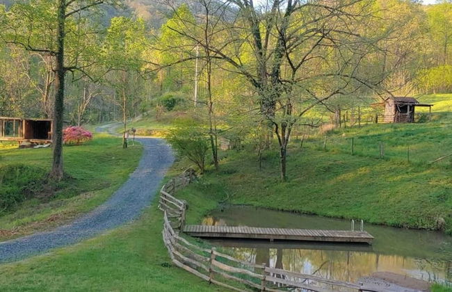 Deer Haven by Avantstay Cabin w/ Pond, Waterfall - Photo 9