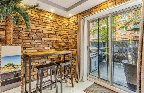 Private Studio Suite with Separate Entrance & Backyard, Quiet Brooklyn Stay - Photo 11