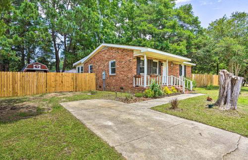 Modern Moncks Corner Home with Fenced Backyard! - Foto 24