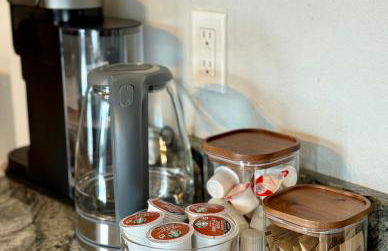 Downtown 2BR Penthouse with Prime Location & Views - Foto 27