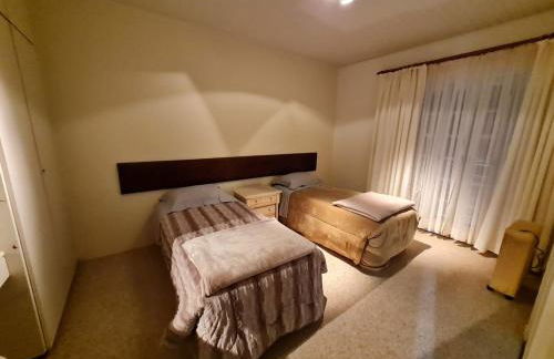 Belíssima COBERTURA no Condomínio Switzerland, o conforto que toda família merece - Foto 28