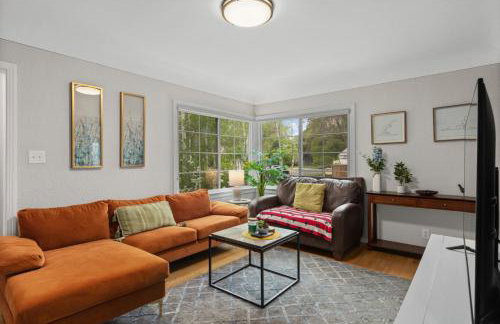 Bo360 Cheerful Home with private HOT TUB - Foto 14