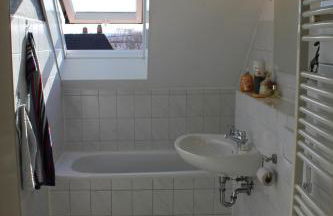 Ruhige Dachgeschosswohnung - Foto 8