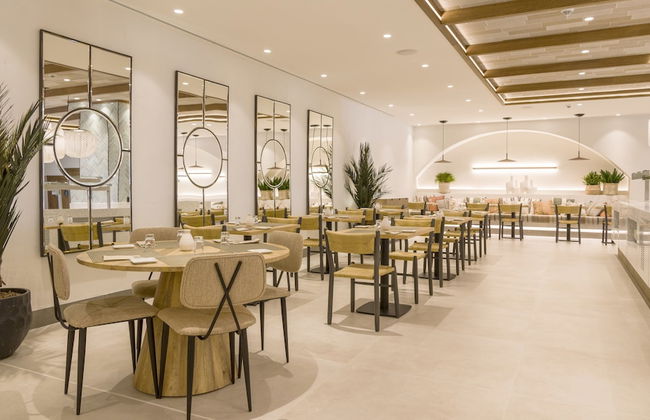 Hotel ILUNION Menorca - Photo 33