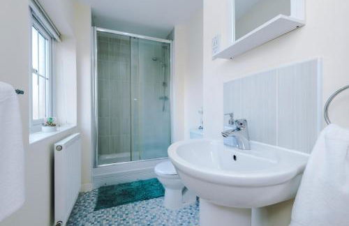 3 Bedroom! 3 Toilets! Contractors and Groups! Free Parking! Driveway! NEW BUILD HOUSE! - Foto 31