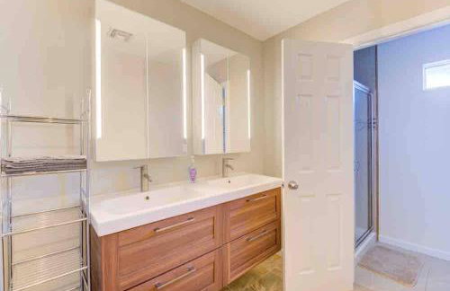 Arcade game room, 2 king beds, ev chargers - Foto 42