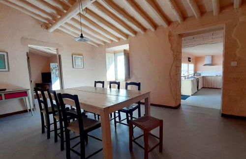 StoryHouse33 - Casa com histórias, pátio e jacuzzi - Foto 26