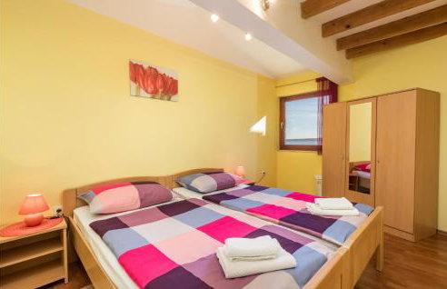 Beautiful Apartment In Lukovo Sugarje - Photo 21