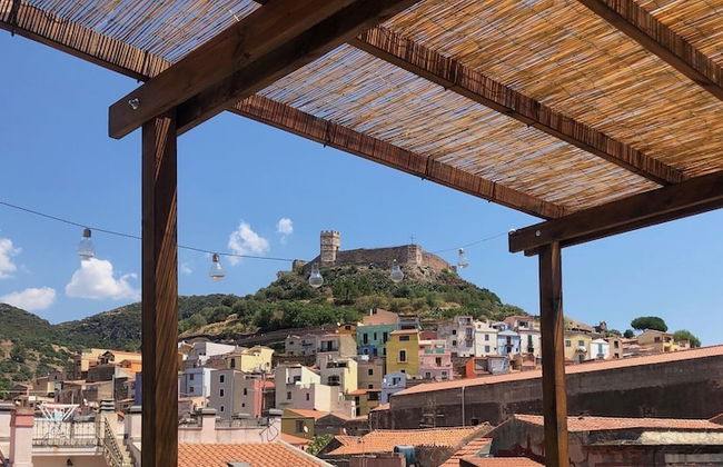 Large, Authentic 2-bed Apartment, Panoramic Views - Foto 1