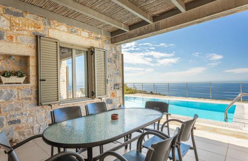 IRIS, Luxury Stone Villa in Stoupa with Private Infinity Pool, BBQ and Amazing Sea View - Foto 26