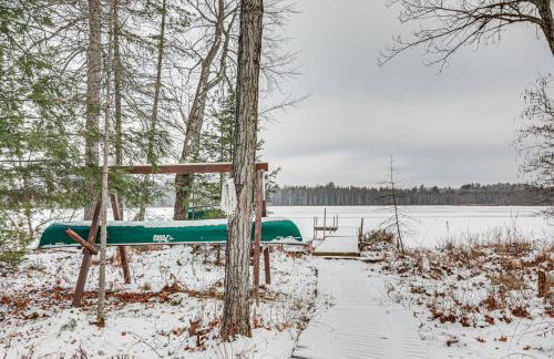 Rhinelander Waterfront Cabin with Deck and Fire Pit! - Foto 32