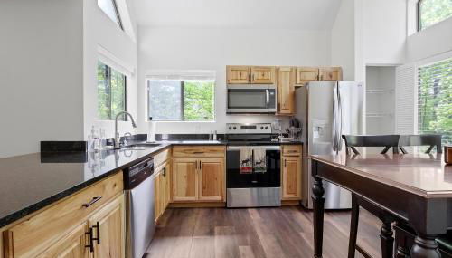 Charming Getaway l recently renovated l Hidden Valley l 4BR+3Bath l Hot Tub - Foto 4