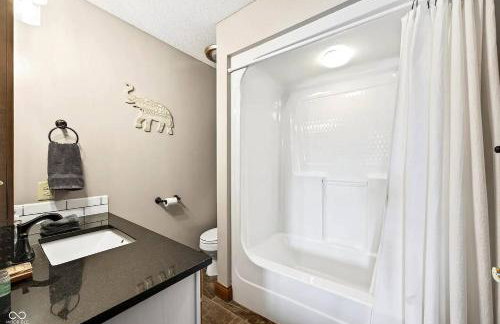 Lakefront Group Stay, Sleeps 19, Indoor Pool, Hot Tub, Arcades - Foto 21
