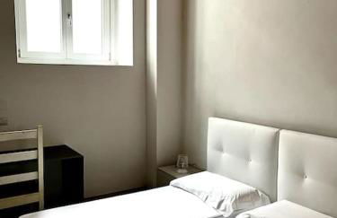 Immense Secret Cave - Foto 17