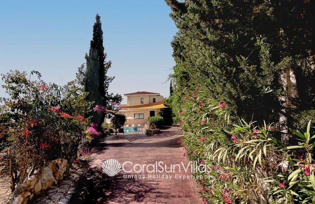 Wonderful Quiet Area, Completely Privacy, Large Private Pool, Colourful Garden - Foto 51