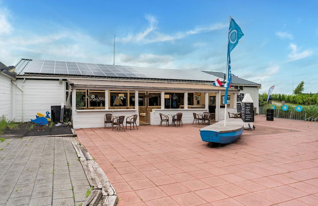 Relaxing Holiday Chalet by the Water in Grou - Foto 32