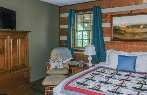 Scenic Lakefront Cabin Dock Water Activities Games - Foto 24