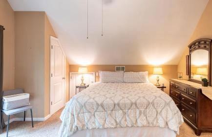 Bear Trail Chalet by Avantstay Retreat w/ Outdoor Living Deck & Fire Pit - Foto 126