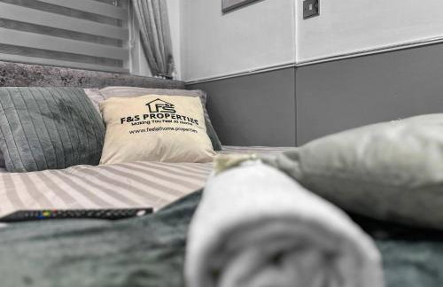 Small Studio Suite w VIP lounge access-Maerdy - Foto 2