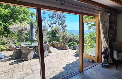 Stunning house, fenced garden, and outdoor dining! - Foto 2